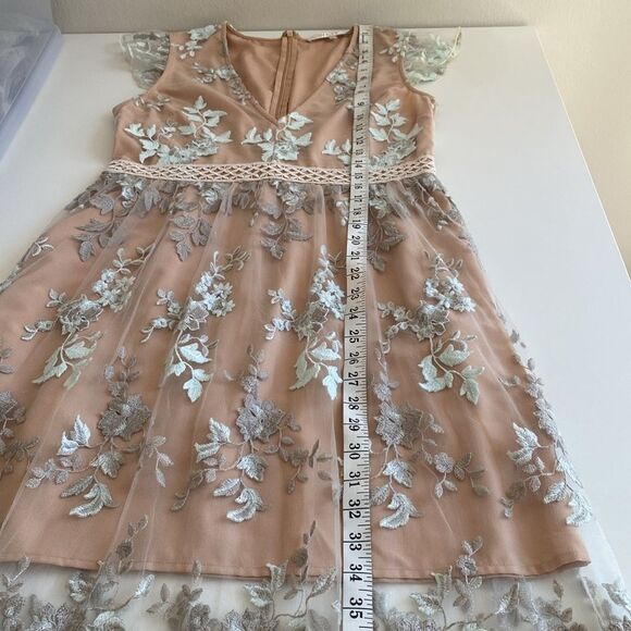 WAYF Oakfield Sky Blue, Gray, & Tan Embroidered Lace Maxi Dress Size Medium - Picture 15 of 16